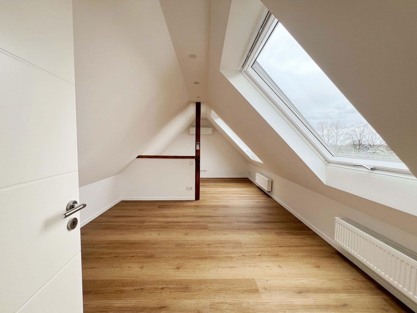 Prenájom bytu 4-izbový 125 m², Pfarrer-Werr-Straße, 40, Troisdorf, Severné Porýnie - Westfálsko Prenájom bytu 4-izbový 125 m², Pfarrer-Werr-Straße, 40, Troisdorf, Severné Porýnie - Westfálsko