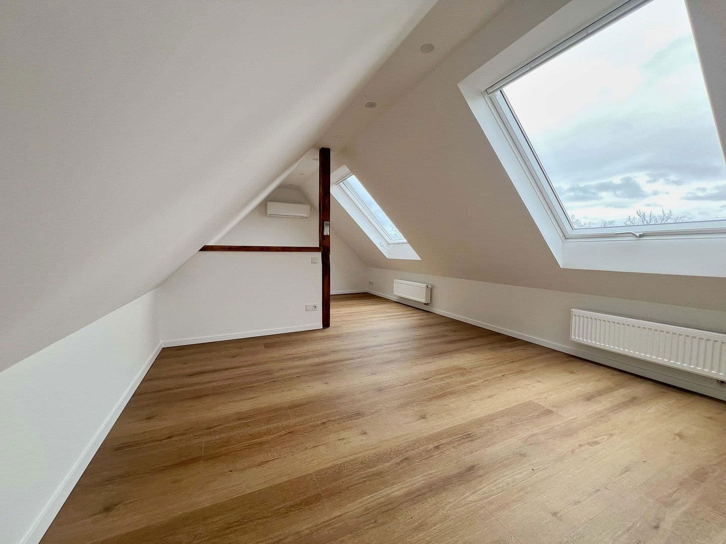 Prenájom bytu 4-izbový 125 m², Pfarrer-Werr-Straße, 40, Troisdorf, Severné Porýnie - Westfálsko Prenájom bytu 4-izbový 125 m², Pfarrer-Werr-Straße, 40, Troisdorf, Severné Porýnie - Westfálsko