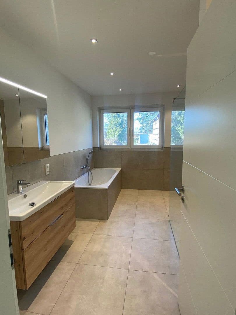 Prenájom bytu 2-izbový 127 m², Swisttal, Severné Porýnie - Westfálsko Prenájom bytu 2-izbový 127 m², Swisttal, Severné Porýnie - Westfálsko