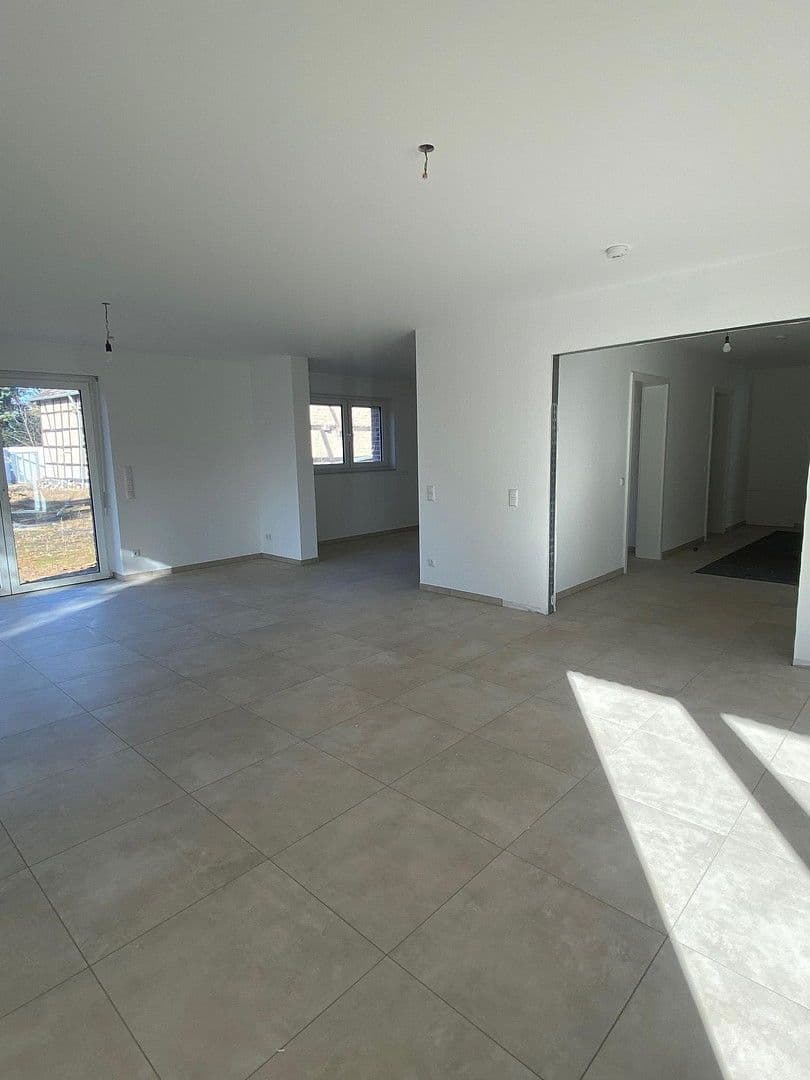 Prenájom bytu 2-izbový 127 m², Swisttal, Severné Porýnie - Westfálsko Prenájom bytu 2-izbový 127 m², Swisttal, Severné Porýnie - Westfálsko