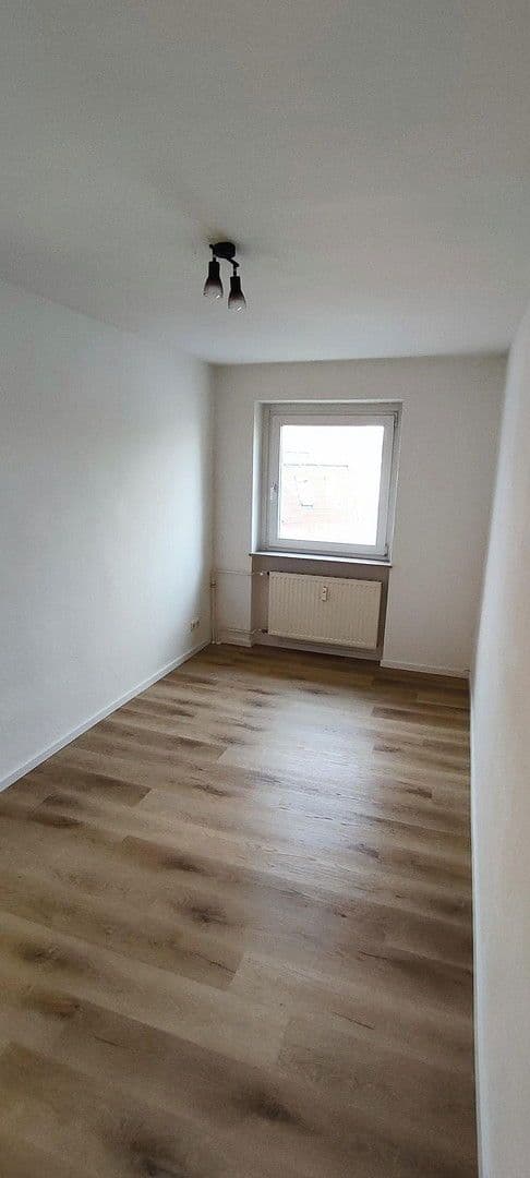 Prenájom bytu 3-izbový 64 m², Magdeburg, Sasko-Anhaltsko Prenájom bytu 3-izbový 64 m², Magdeburg, Sasko-Anhaltsko
