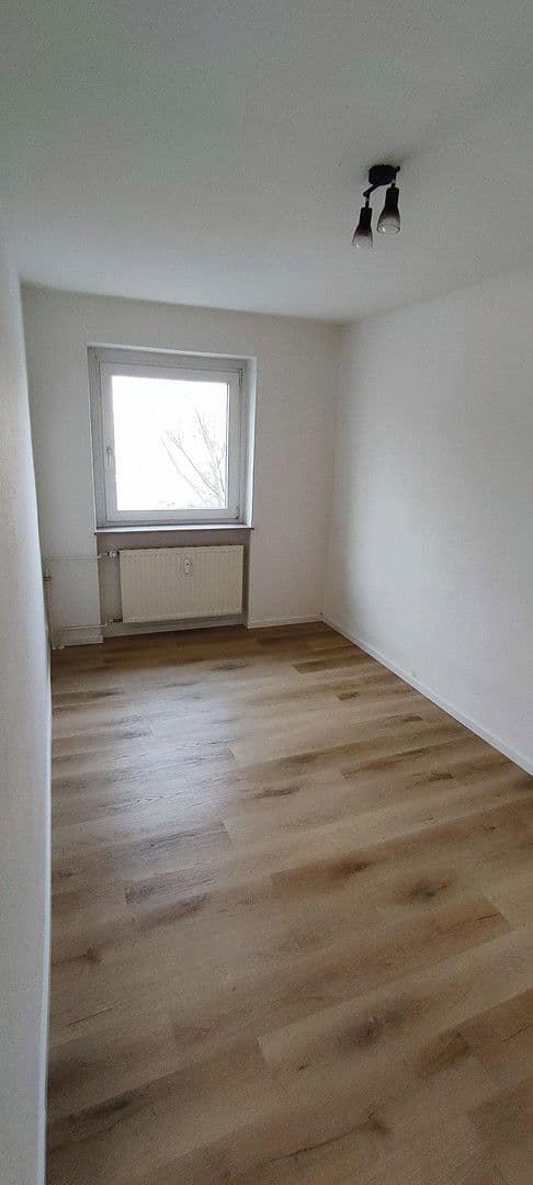 Prenájom bytu 3-izbový 64 m², Magdeburg, Sasko-Anhaltsko Prenájom bytu 3-izbový 64 m², Magdeburg, Sasko-Anhaltsko