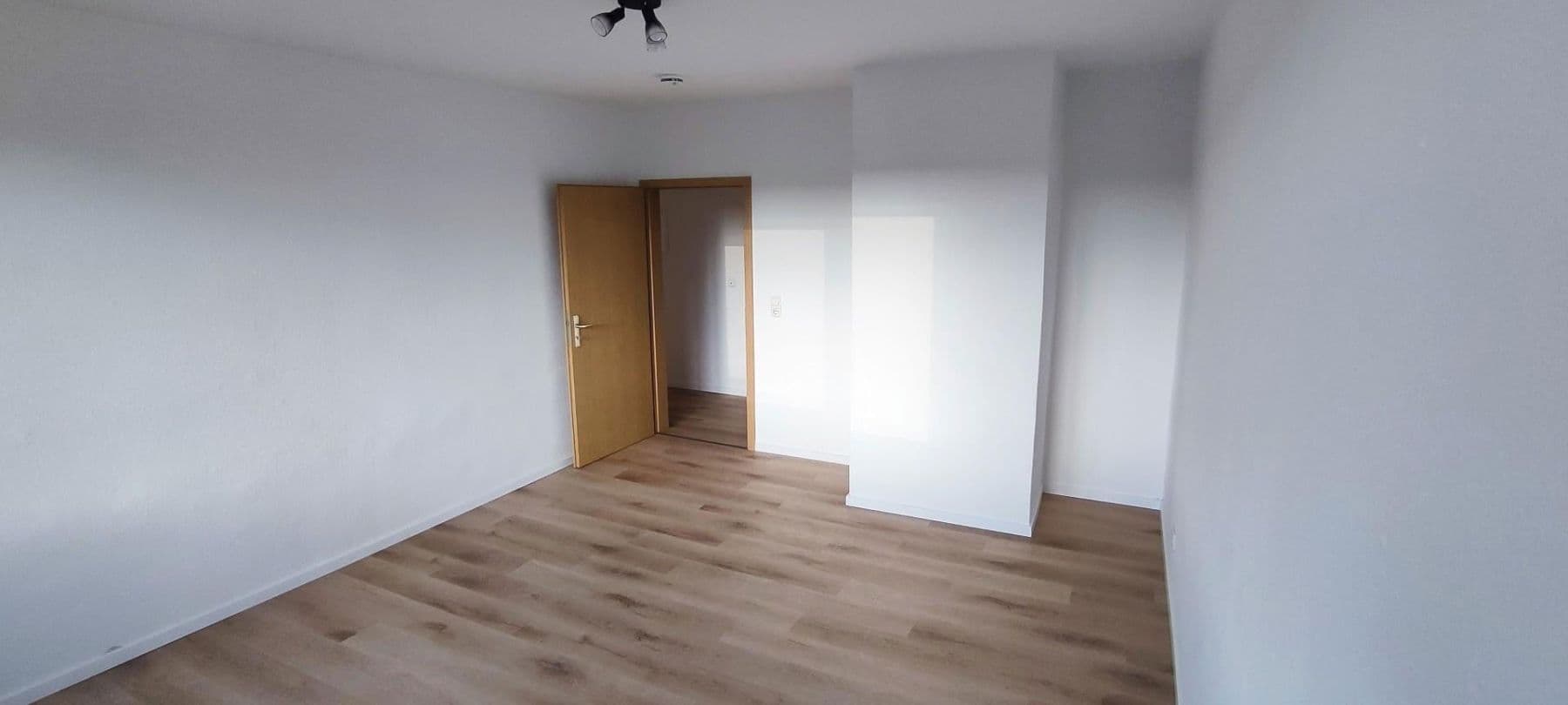 Prenájom bytu 3-izbový 64 m², Magdeburg, Sasko-Anhaltsko Prenájom bytu 3-izbový 64 m², Magdeburg, Sasko-Anhaltsko