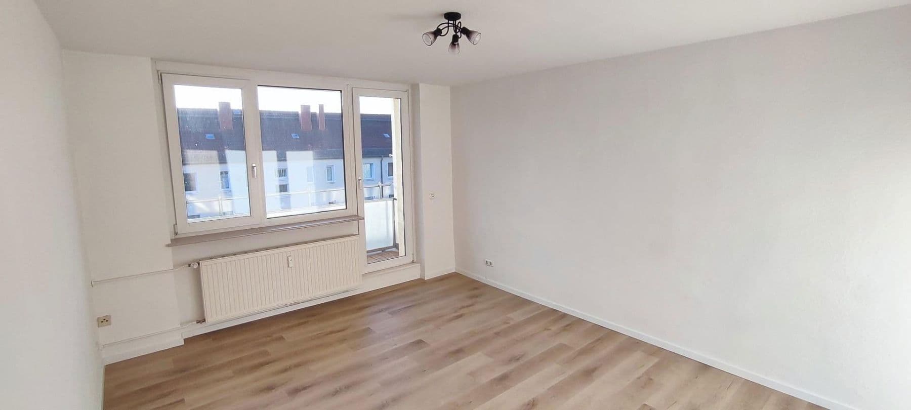 Prenájom bytu 3-izbový 64 m², Magdeburg, Sasko-Anhaltsko Prenájom bytu 3-izbový 64 m², Magdeburg, Sasko-Anhaltsko