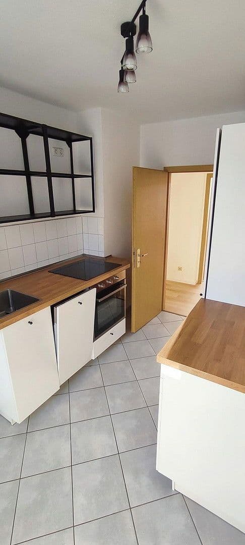 Prenájom bytu 3-izbový 64 m², Magdeburg, Sasko-Anhaltsko Prenájom bytu 3-izbový 64 m², Magdeburg, Sasko-Anhaltsko