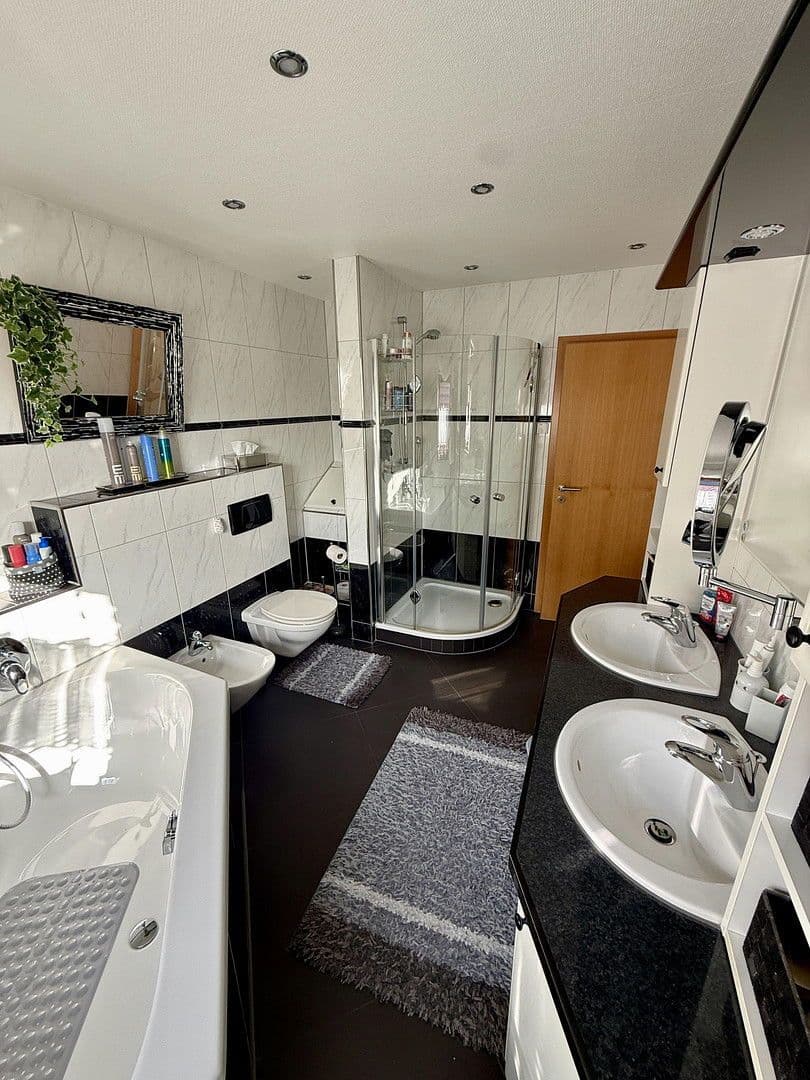 Predaj domu 140 m², pozemek 445 m², Herford, Severné Porýnie - Westfálsko Predaj domu 140 m², pozemek 445 m², Herford, Severné Porýnie - Westfálsko