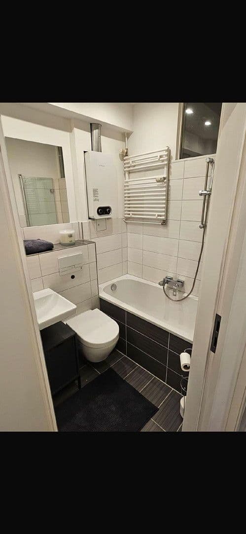 Predaj bytu 2-izbový 44 m², Berlin Friedenau, Berlín Predaj bytu 2-izbový 44 m², Berlin Friedenau, Berlín