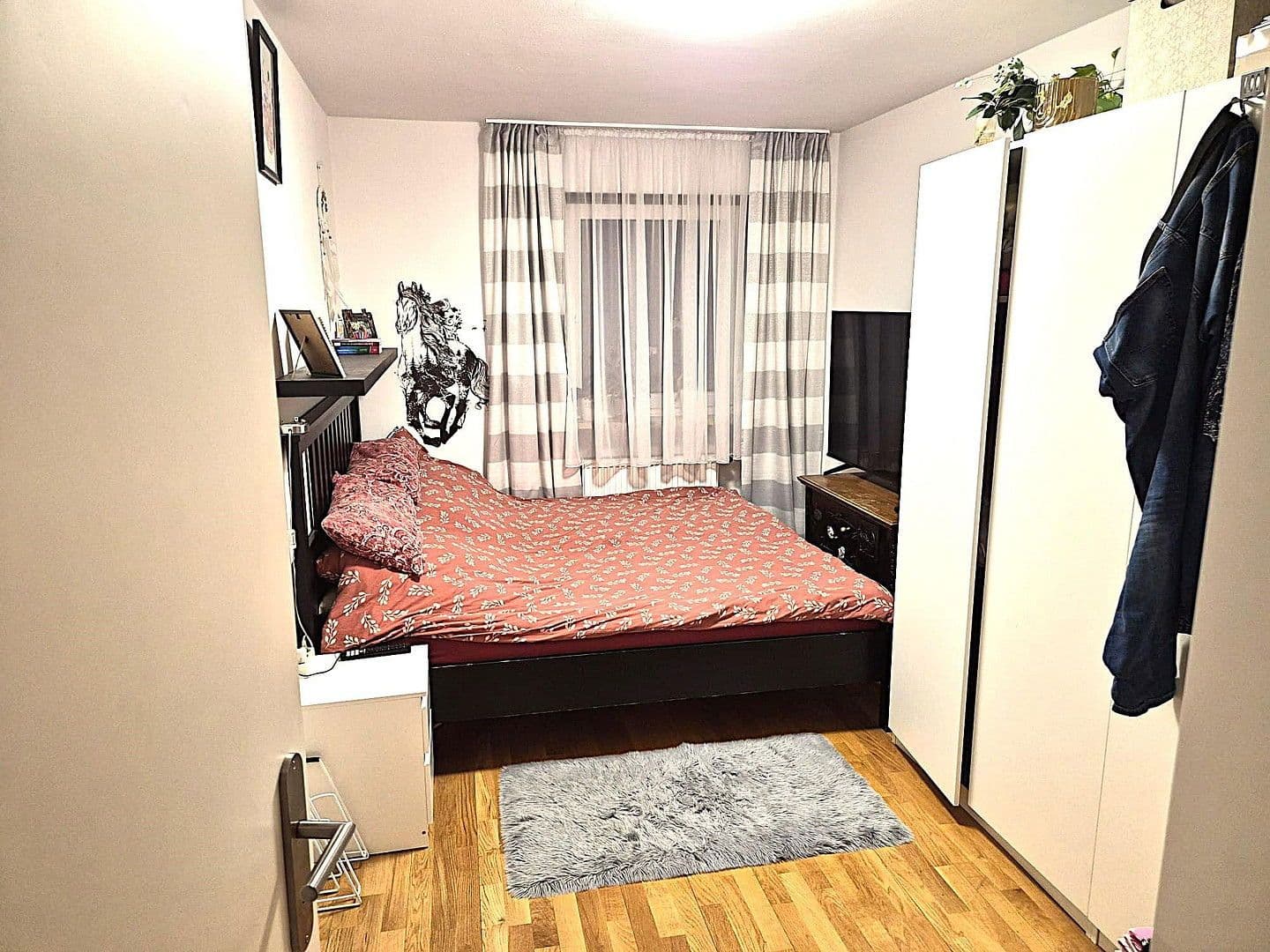 Prenájom bytu 5-izbový 80 m², Silberpappelstr. 10, München, Bavorsko Prenájom bytu 5-izbový 80 m², Silberpappelstr. 10, München, Bavorsko