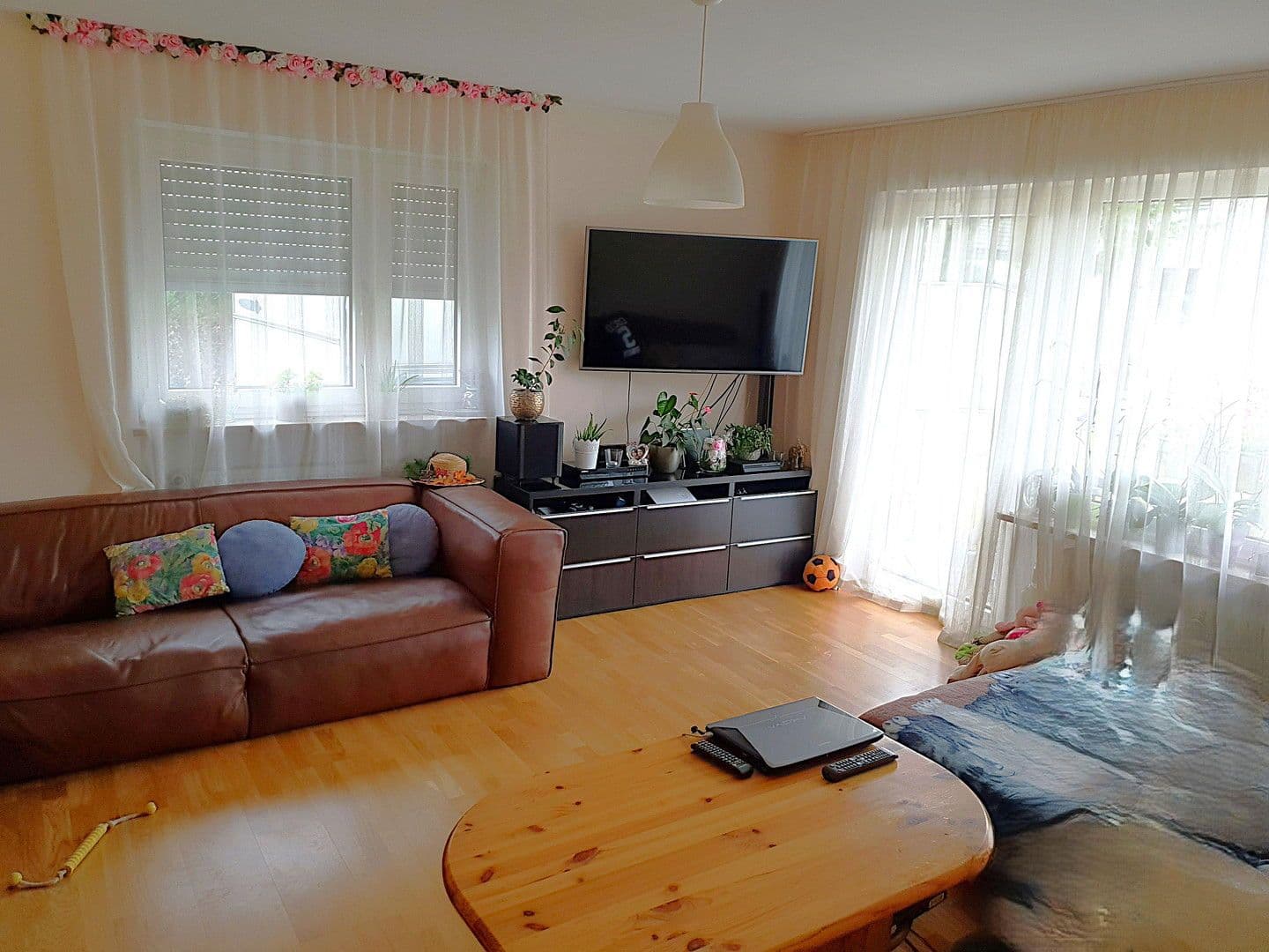 Prenájom bytu 5-izbový 80 m², Silberpappelstr. 10, München, Bavorsko Prenájom bytu 5-izbový 80 m², Silberpappelstr. 10, München, Bavorsko