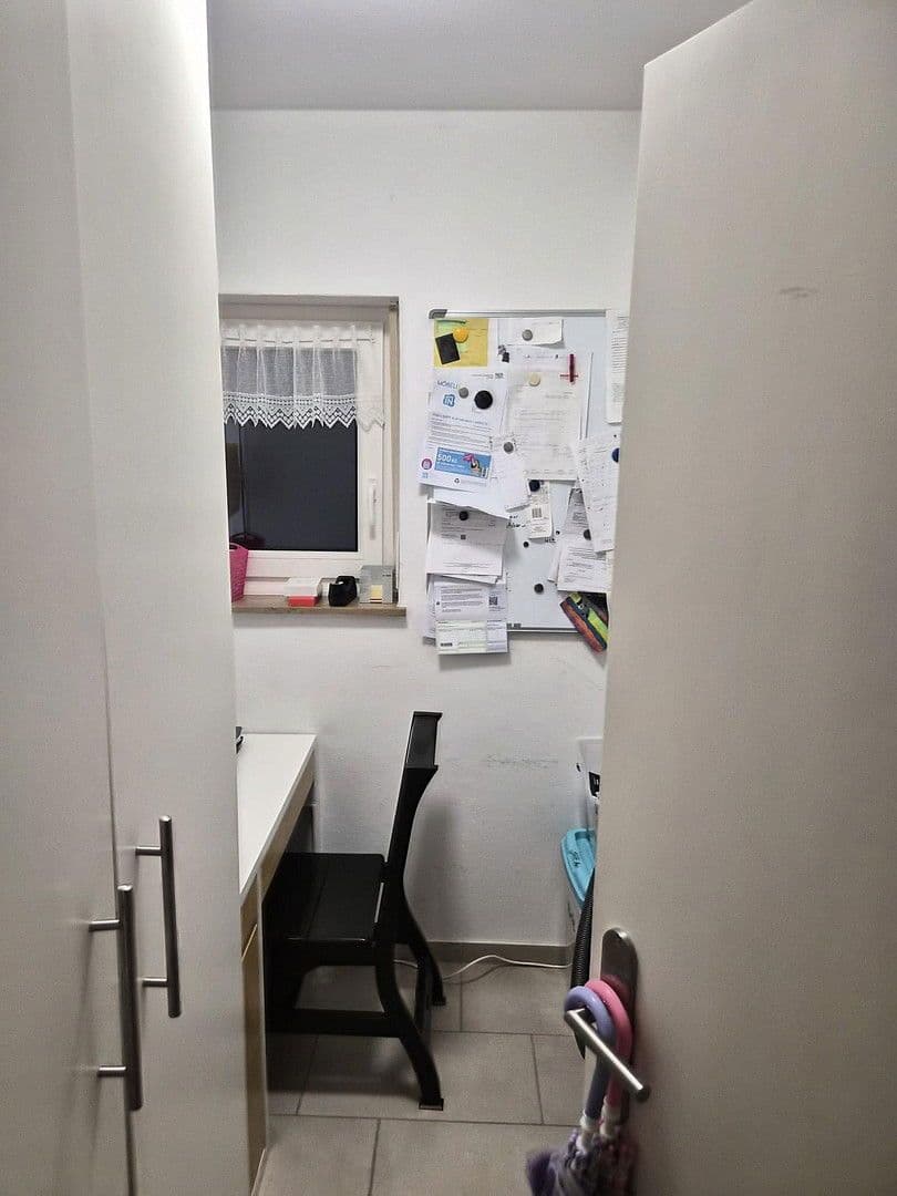 Prenájom bytu 5-izbový 80 m², Silberpappelstr. 10, München, Bavorsko Prenájom bytu 5-izbový 80 m², Silberpappelstr. 10, München, Bavorsko