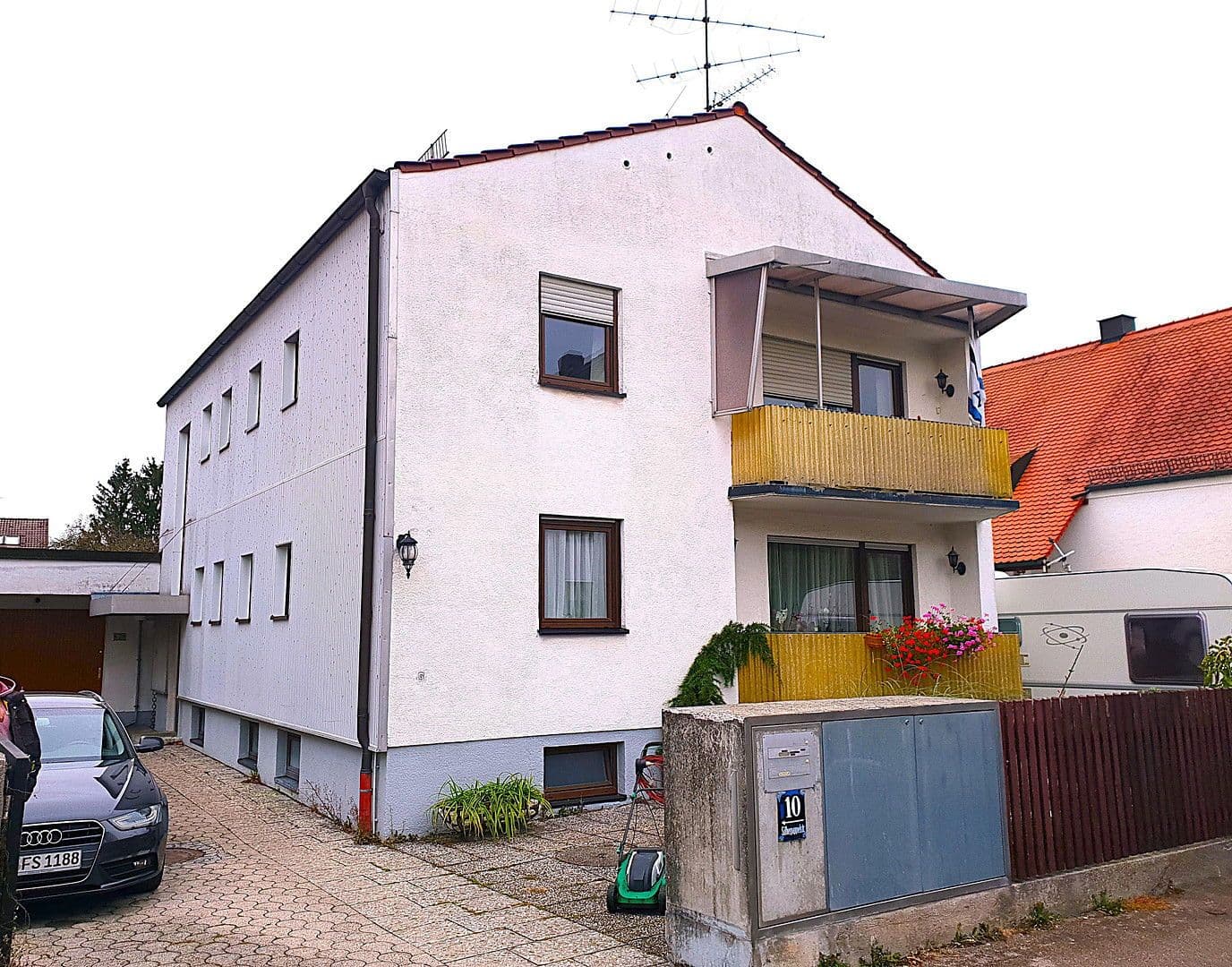 Prenájom bytu 5-izbový 80 m², Silberpappelstr. 10, München, Bavorsko Prenájom bytu 5-izbový 80 m², Silberpappelstr. 10, München, Bavorsko