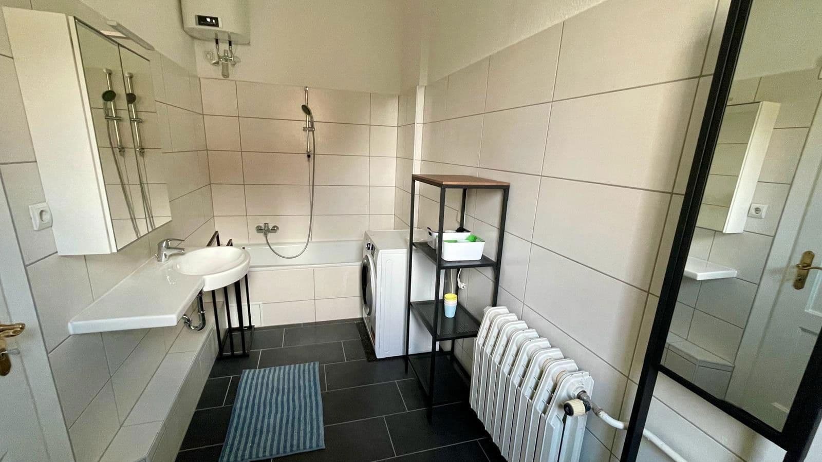 Prenájom bytu 5-izbový 155 m², Merseburger Str. 406, Halle/Saale, Sasko-Anhaltsko Prenájom bytu 5-izbový 155 m², Merseburger Str. 406, Halle/Saale, Sasko-Anhaltsko