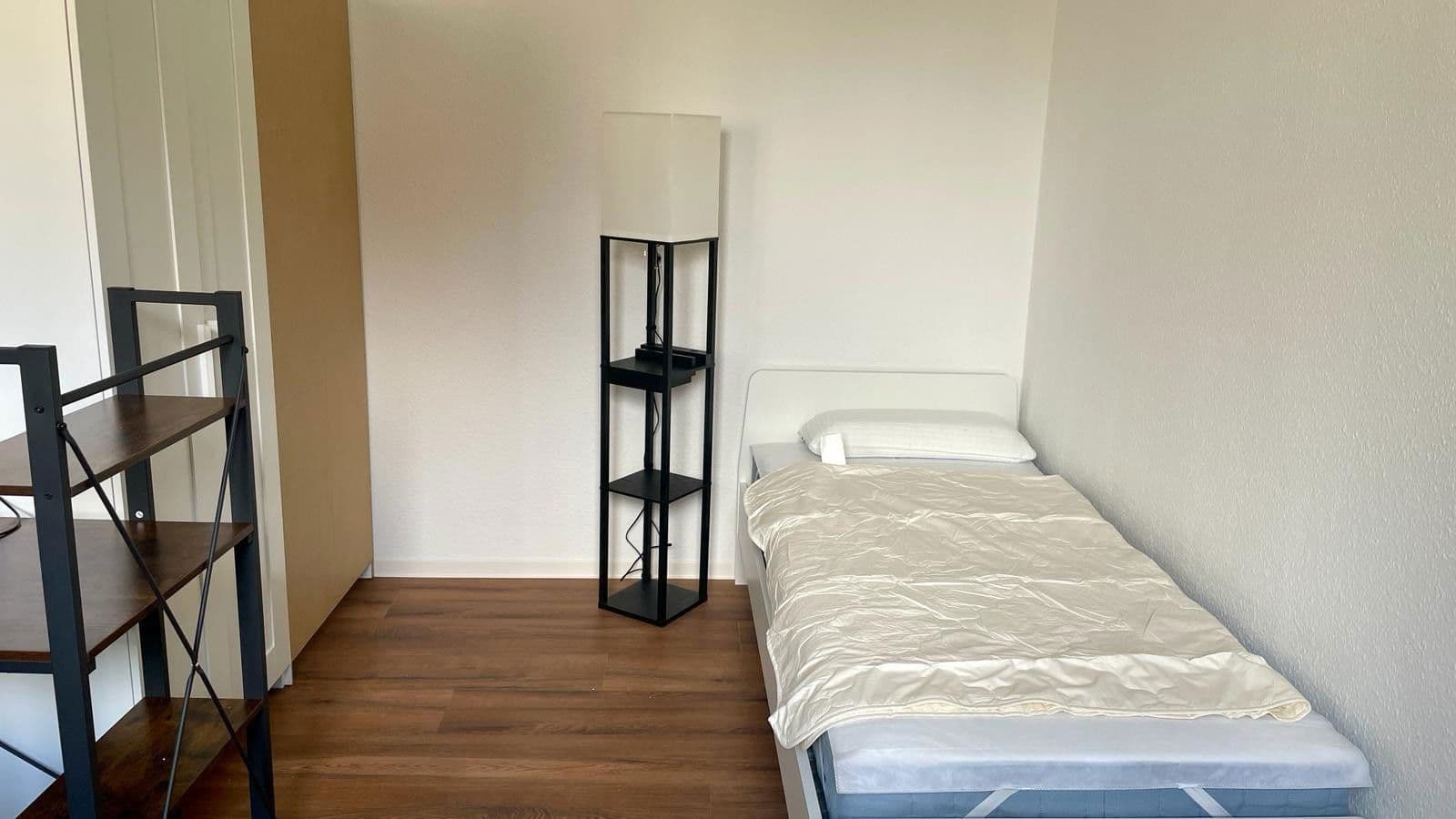 Prenájom bytu 5-izbový 155 m², Merseburger Str. 406, Halle/Saale, Sasko-Anhaltsko Prenájom bytu 5-izbový 155 m², Merseburger Str. 406, Halle/Saale, Sasko-Anhaltsko