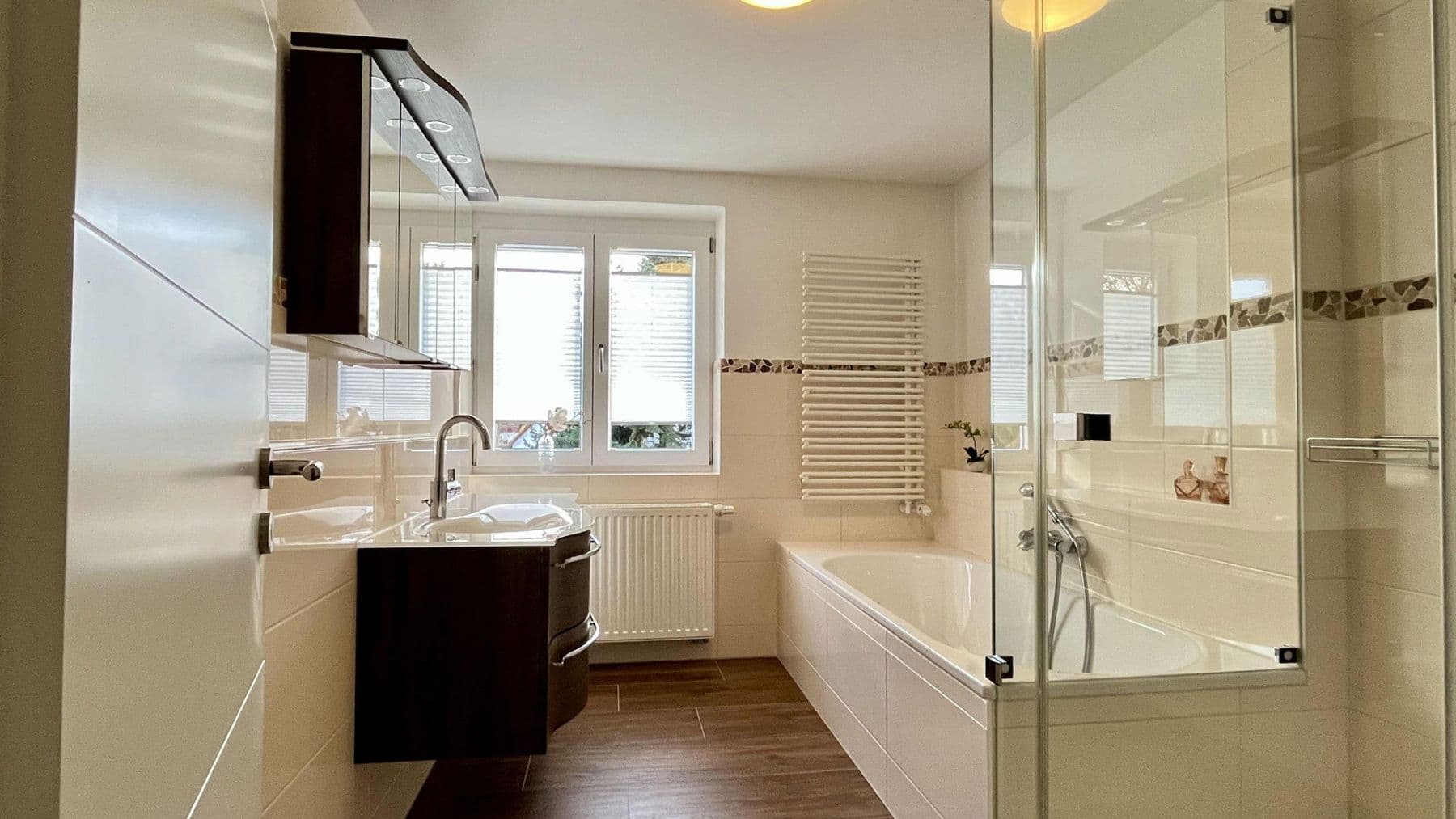 Predaj domu 130 m², pozemek 960 m², Diedorf, Bavorsko Predaj domu 130 m², pozemek 960 m², Diedorf, Bavorsko