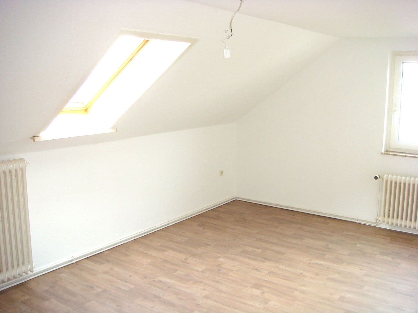 Prenájom bytu 3-izbový 80 m², Hohes Feld, Uetze, Dolné Sasko Prenájom bytu 3-izbový 80 m², Hohes Feld, Uetze, Dolné Sasko