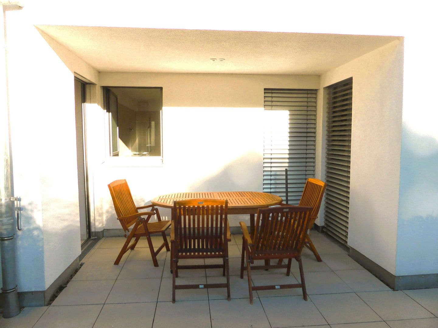 Prenájom bytu 4-izbový 166 m², Stuttgart, Bádensko-Wurttembersko Prenájom bytu 4-izbový 166 m², Stuttgart, Bádensko-Wurttembersko