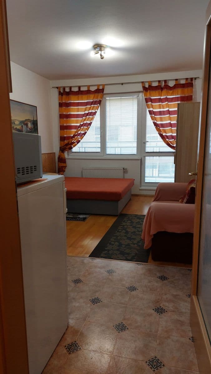 Prenájom bytu 1-izbový 27 m², Jemnická, Praha, Praha Prenájom bytu 1-izbový 27 m², Jemnická, Praha, Praha