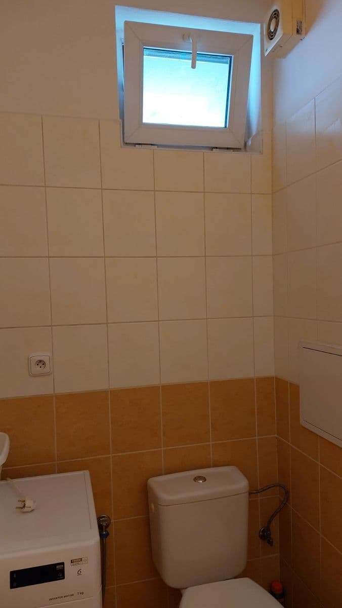 Prenájom bytu 1-izbový 27 m², Jemnická, Praha, Praha Prenájom bytu 1-izbový 27 m², Jemnická, Praha, Praha