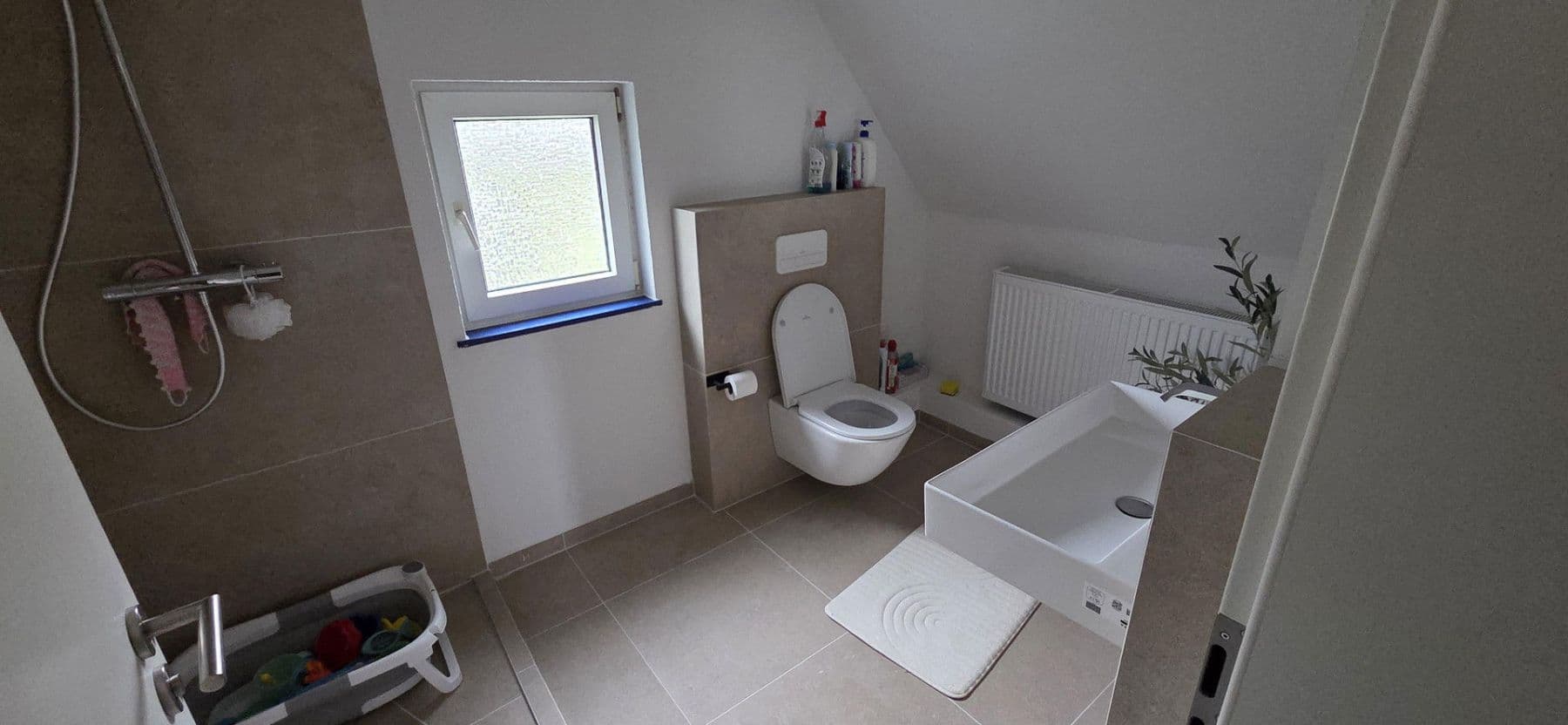 Prenájom domu 122 m², pozemek 649 m², Langstr. 7, Waldbrunn (Westerwald), Hesensko Prenájom domu 122 m², pozemek 649 m², Langstr. 7, Waldbrunn (Westerwald), Hesensko