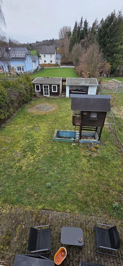 Prenájom domu 122 m², pozemek 649 m², Langstr. 7, Waldbrunn (Westerwald), Hesensko Prenájom domu 122 m², pozemek 649 m², Langstr. 7, Waldbrunn (Westerwald), Hesensko