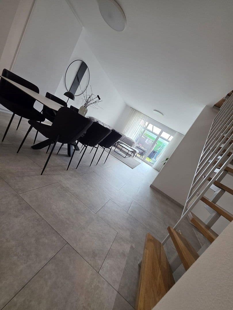 Predaj domu 139 m², pozemek 149 m², Laudenbach, Bádensko-Wurttembersko Predaj domu 139 m², pozemek 149 m², Laudenbach, Bádensko-Wurttembersko