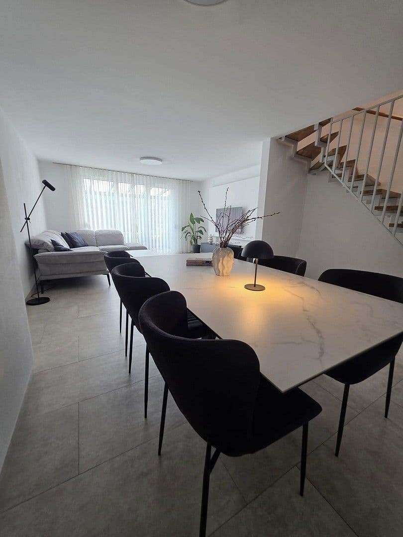 Predaj domu 139 m², pozemek 149 m², Laudenbach, Bádensko-Wurttembersko Predaj domu 139 m², pozemek 149 m², Laudenbach, Bádensko-Wurttembersko