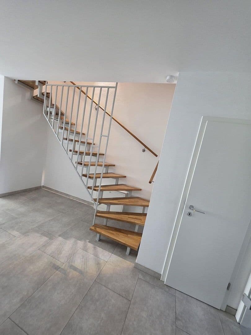 Predaj domu 139 m², pozemek 149 m², Laudenbach, Bádensko-Wurttembersko Predaj domu 139 m², pozemek 149 m², Laudenbach, Bádensko-Wurttembersko