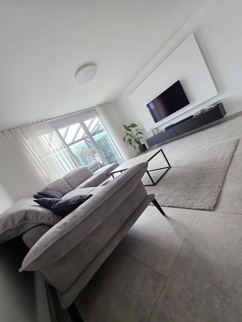 Predaj domu 139 m², pozemek 149 m², Laudenbach, Bádensko-Wurttembersko Predaj domu 139 m², pozemek 149 m², Laudenbach, Bádensko-Wurttembersko