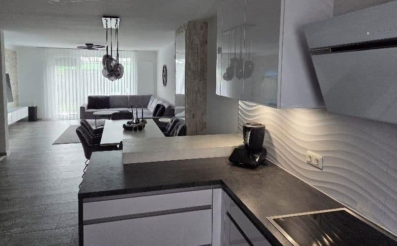 Predaj domu 141 m², pozemek 149 m², Laudenbach, Bádensko-Wurttembersko Predaj domu 141 m², pozemek 149 m², Laudenbach, Bádensko-Wurttembersko