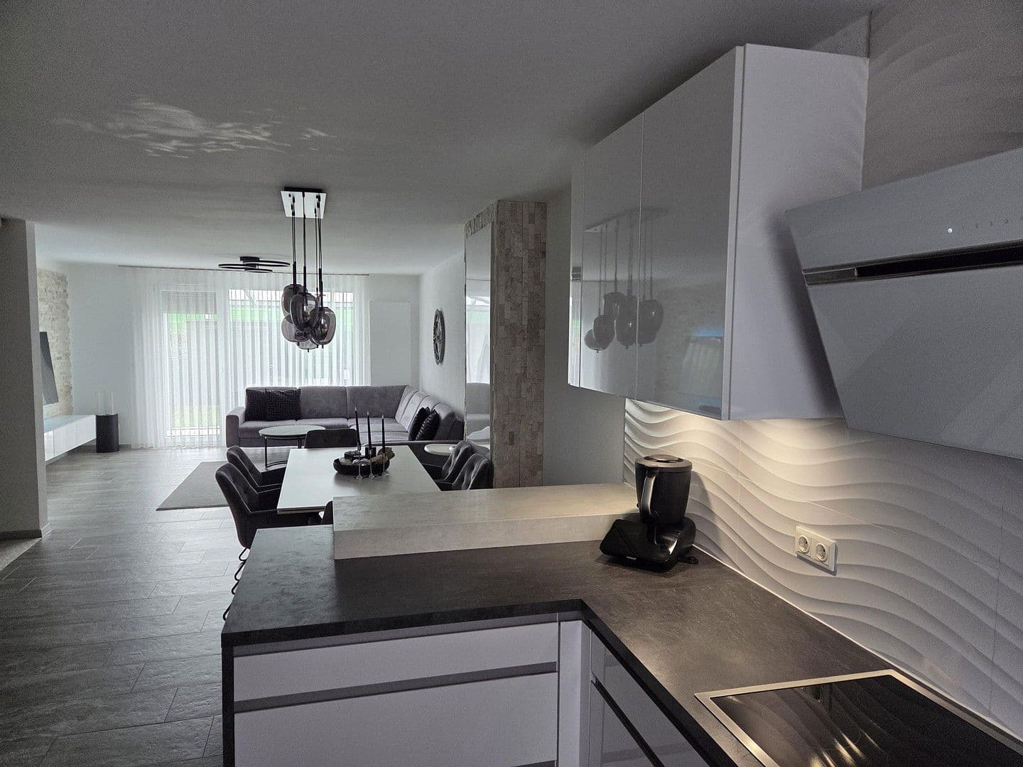 Predaj domu 141 m², pozemek 149 m², Laudenbach, Bádensko-Wurttembersko Predaj domu 141 m², pozemek 149 m², Laudenbach, Bádensko-Wurttembersko