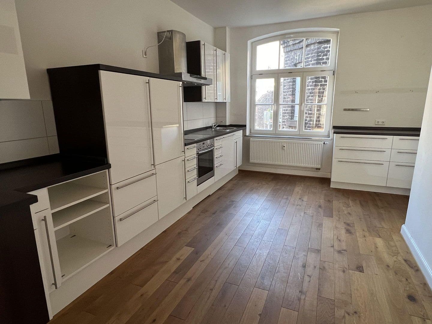 Predaj domu 480 m², pozemek 219 m², Trimbornstrasse 11, Köln, Severné Porýnie - Westfálsko Predaj domu 480 m², pozemek 219 m², Trimbornstrasse 11, Köln, Severné Porýnie - Westfálsko