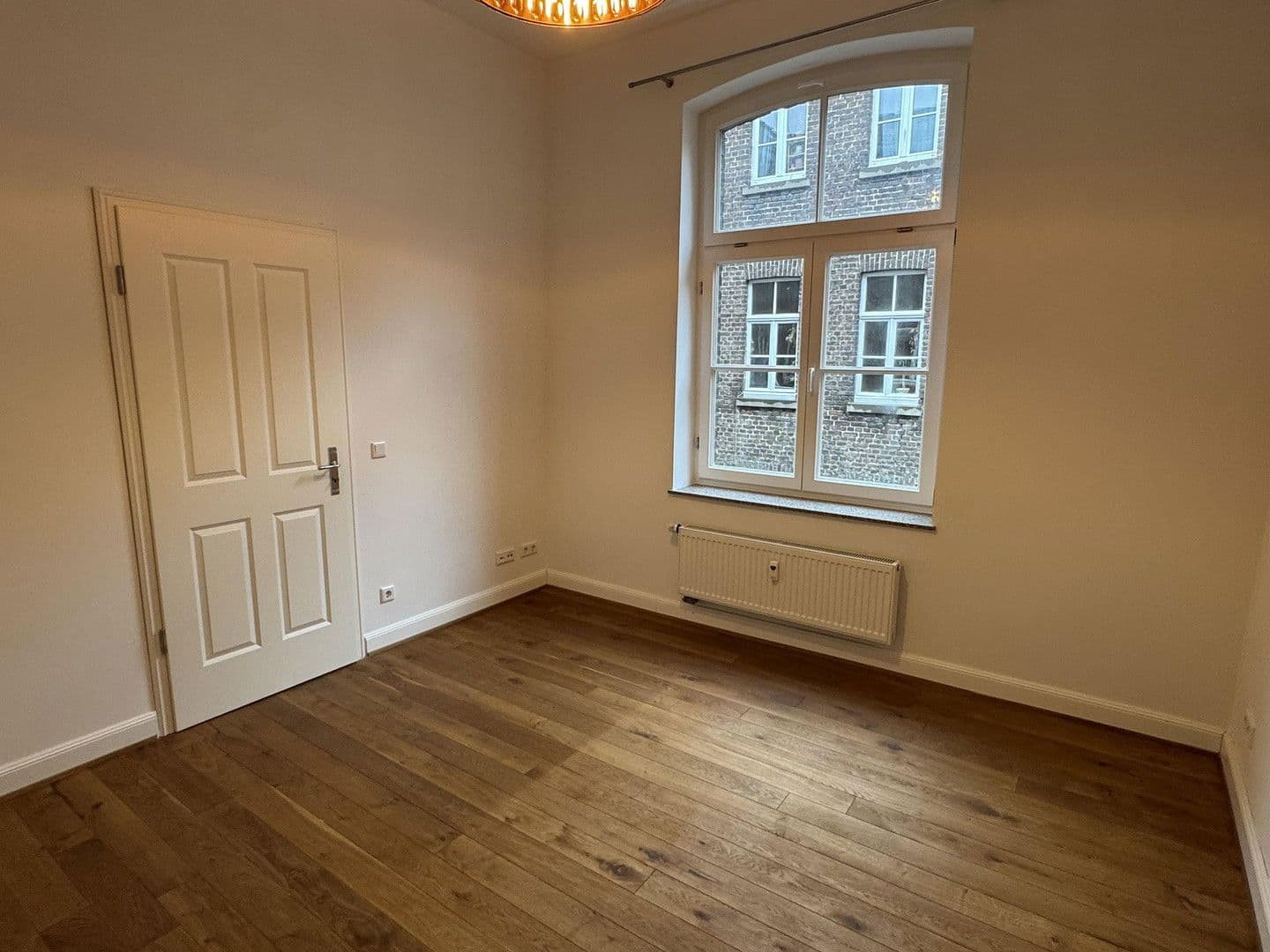 Predaj domu 480 m², pozemek 219 m², Trimbornstrasse 11, Köln, Severné Porýnie - Westfálsko Predaj domu 480 m², pozemek 219 m², Trimbornstrasse 11, Köln, Severné Porýnie - Westfálsko