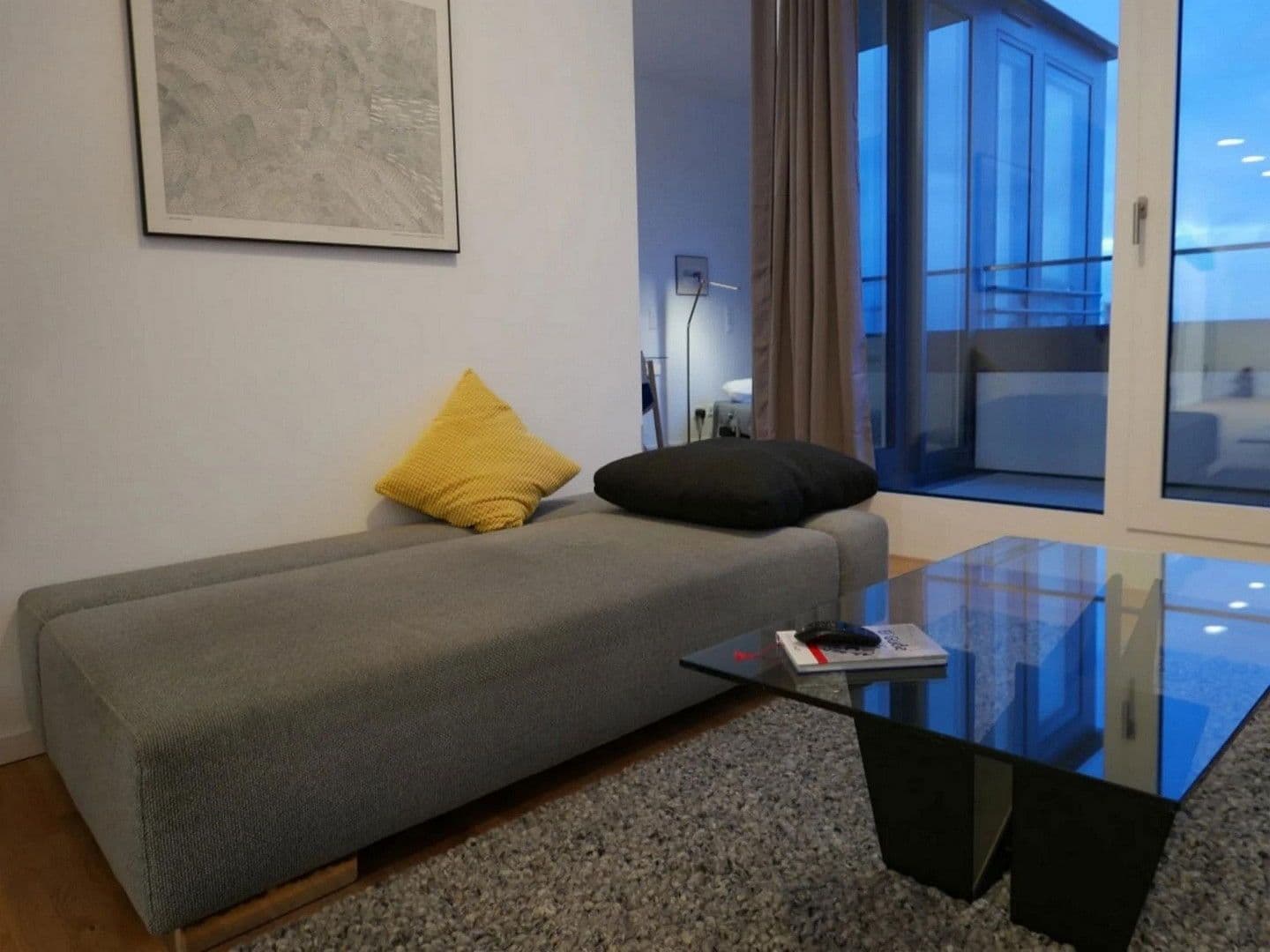 Prenájom bytu 2-izbový 72 m², Frankfurt am Main, Hesensko Prenájom bytu 2-izbový 72 m², Frankfurt am Main, Hesensko