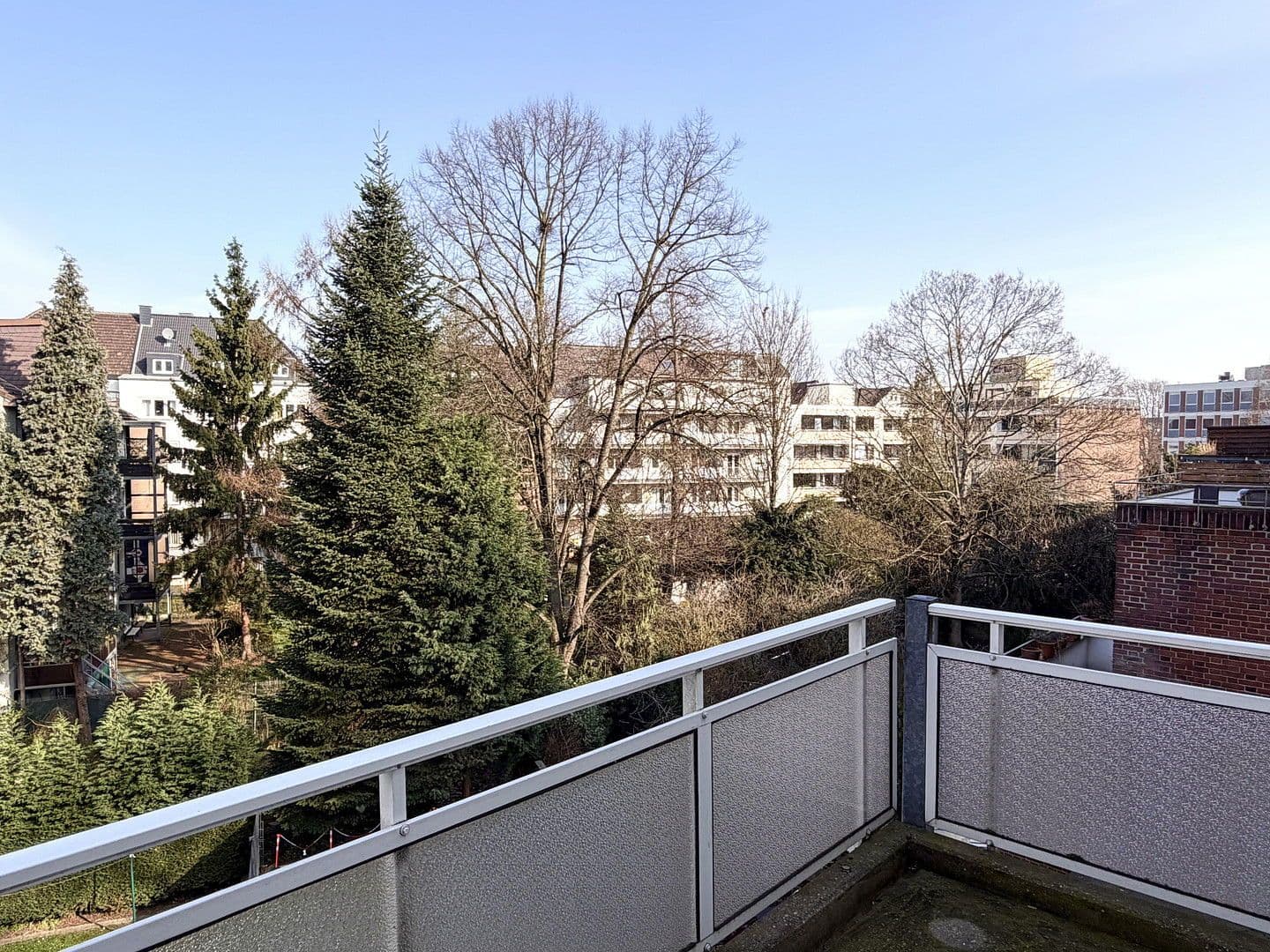 Prenájom bytu 4-izbový 110 m², Fuldastraße 21, Duisburg, Severné Porýnie - Westfálsko Prenájom bytu 4-izbový 110 m², Fuldastraße 21, Duisburg, Severné Porýnie - Westfálsko