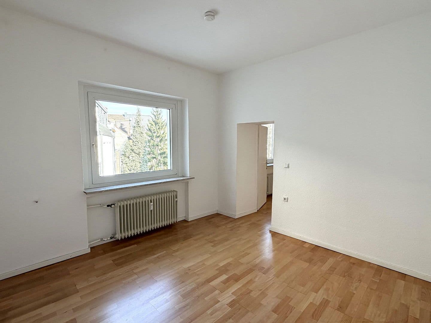 Prenájom bytu 4-izbový 110 m², Fuldastraße 21, Duisburg, Severné Porýnie - Westfálsko Prenájom bytu 4-izbový 110 m², Fuldastraße 21, Duisburg, Severné Porýnie - Westfálsko