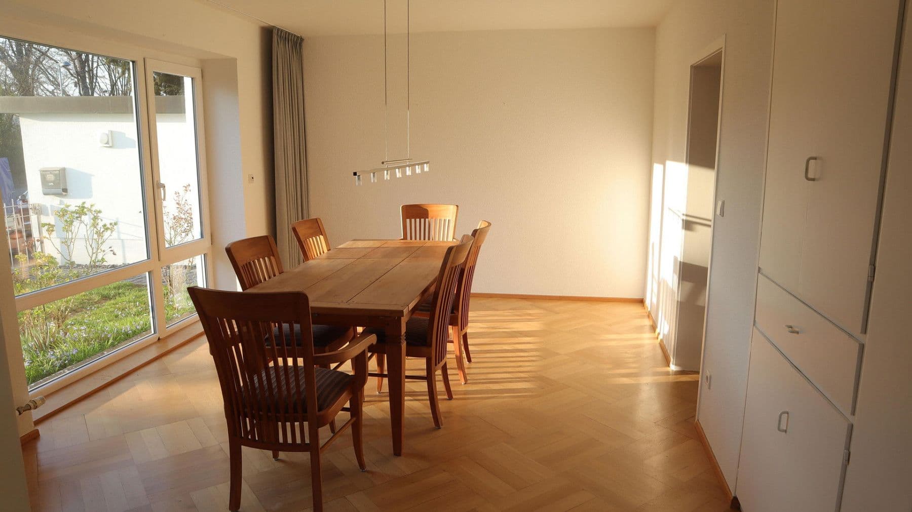 Predaj domu 264 m², pozemek 1.275 m², Tübingen, Bádensko-Wurttembersko Predaj domu 264 m², pozemek 1.275 m², Tübingen, Bádensko-Wurttembersko