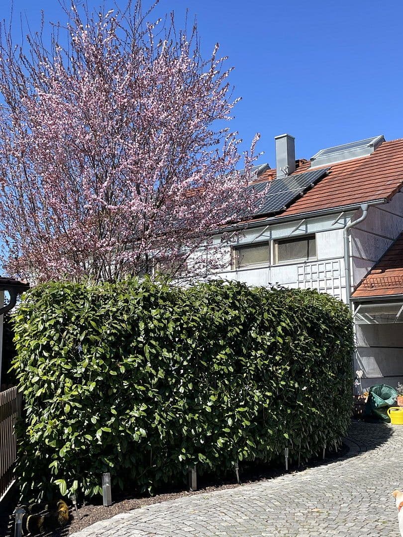 Predaj domu 230 m², pozemek 610 m², Moosinning, Bavorsko Predaj domu 230 m², pozemek 610 m², Moosinning, Bavorsko