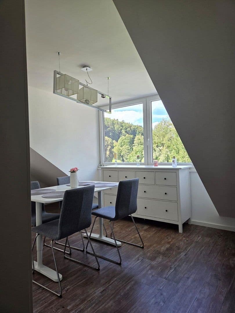 Prenájom bytu 1-izbový 47 m², Weinstadt, Bádensko-Wurttembersko Prenájom bytu 1-izbový 47 m², Weinstadt, Bádensko-Wurttembersko