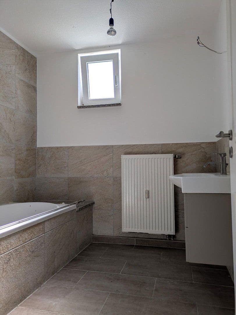 Prenájom bytu 5-izbový 140 m², Großostheim, Bavorsko Prenájom bytu 5-izbový 140 m², Großostheim, Bavorsko