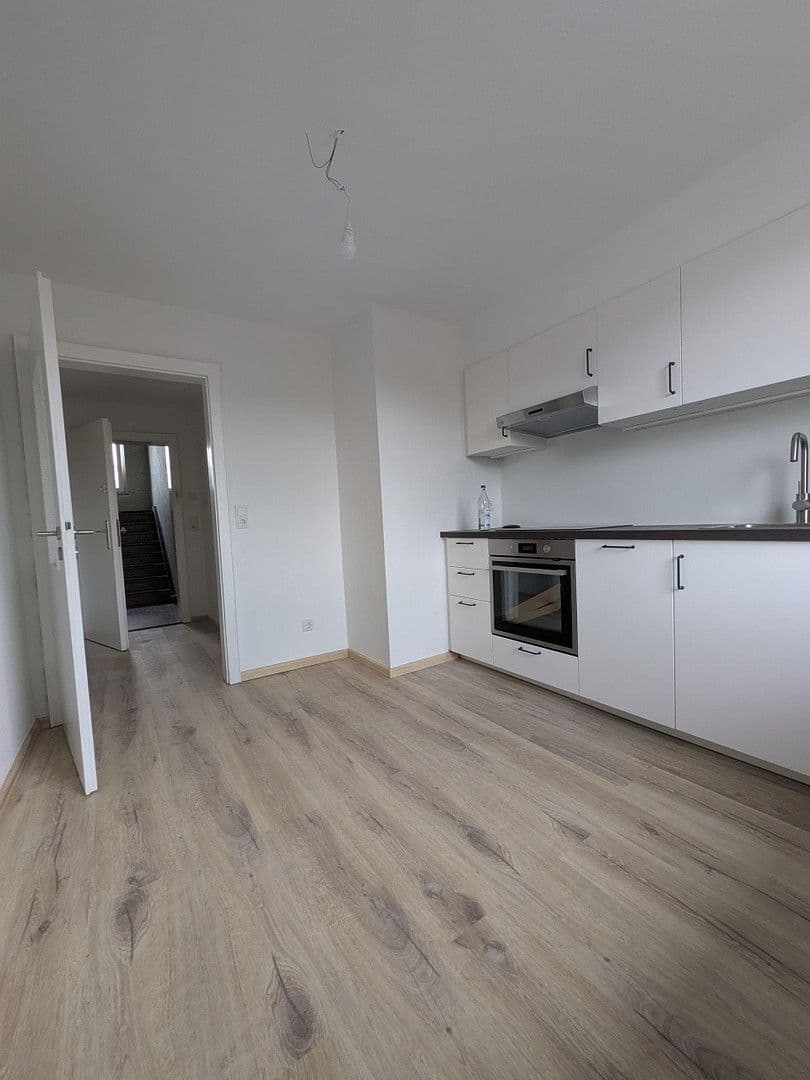 Prenájom bytu 3-izbový 100 m², Wilhelm-Hirte-Str. 31, Langenhagen, Dolné Sasko Prenájom bytu 3-izbový 100 m², Wilhelm-Hirte-Str. 31, Langenhagen, Dolné Sasko