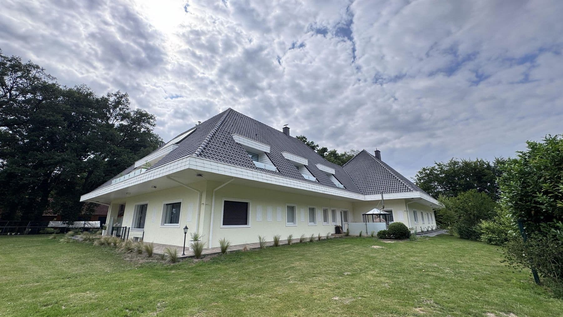 Predaj domu 877 m², pozemek 23.976 m², Balge, Dolné Sasko Predaj domu 877 m², pozemek 23.976 m², Balge, Dolné Sasko