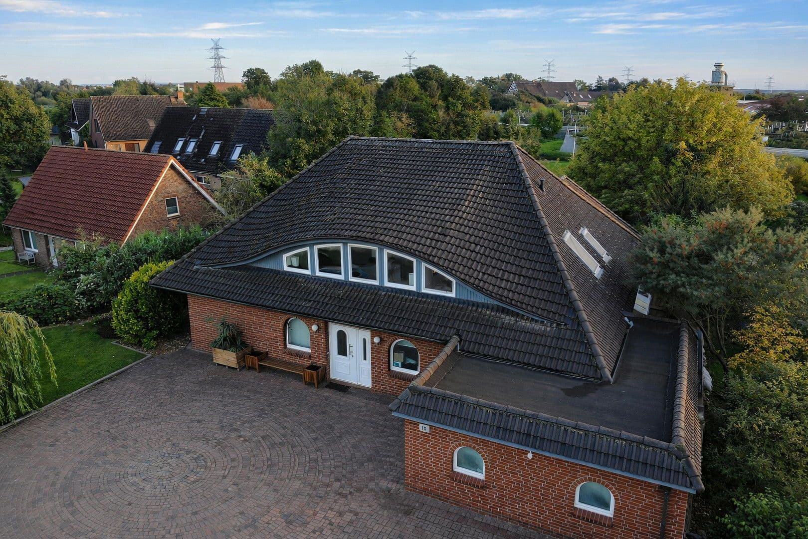 Predaj domu 244 m², pozemek 1.155 m², Sandhörn 15, Grünendeich, Dolné Sasko Predaj domu 244 m², pozemek 1.155 m², Sandhörn 15, Grünendeich, Dolné Sasko