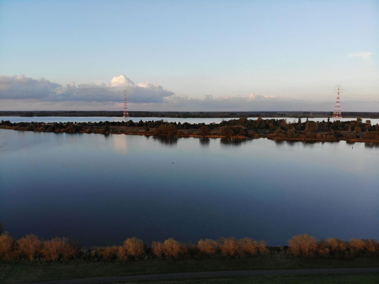 Predaj domu 244 m², pozemek 1.155 m², Sandhörn 15, Grünendeich, Dolné Sasko Predaj domu 244 m², pozemek 1.155 m², Sandhörn 15, Grünendeich, Dolné Sasko