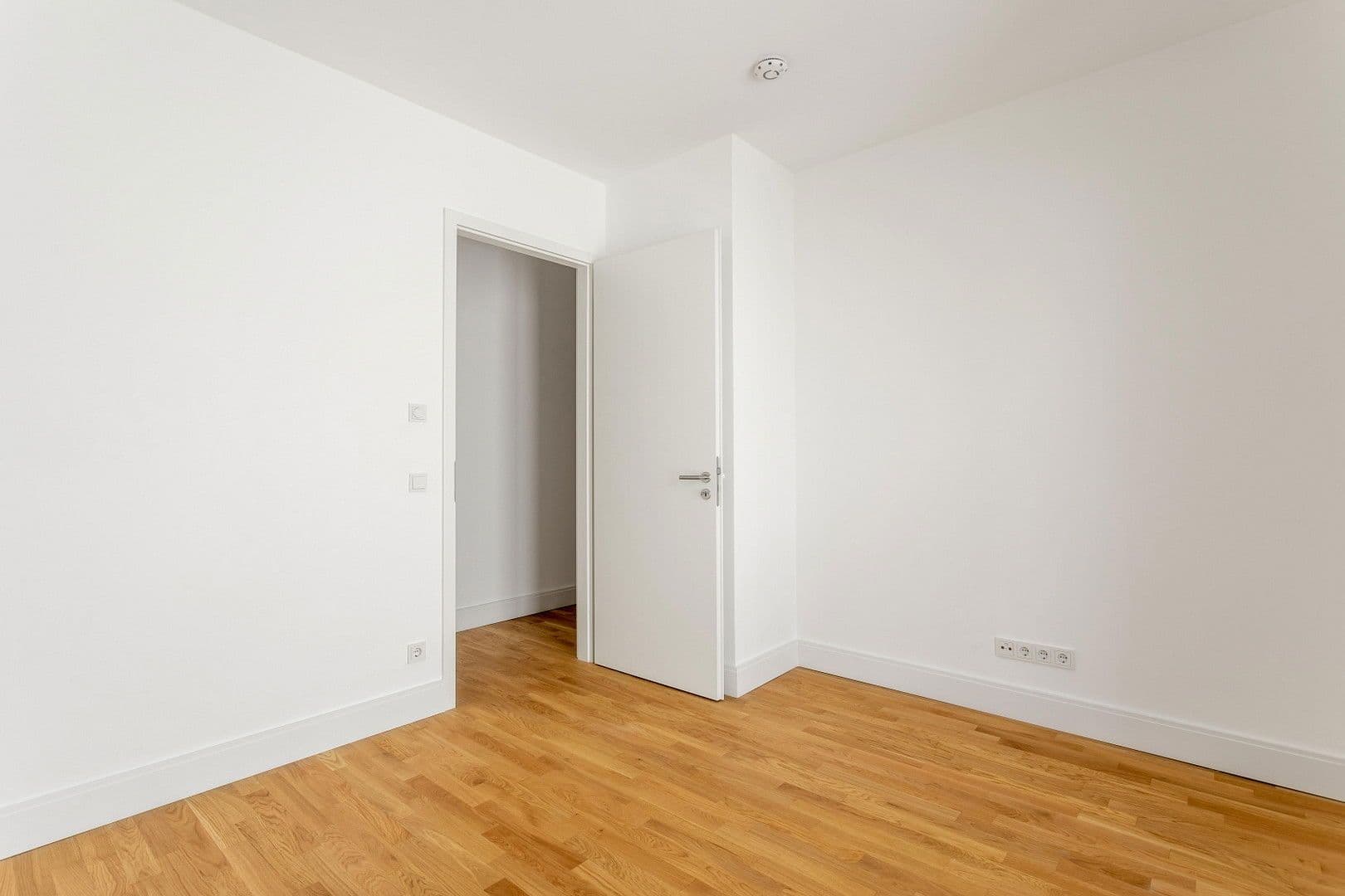 Predaj bytu 3-izbový 72 m², Hohenstaufenstraße 9, Berlin, Berlín Predaj bytu 3-izbový 72 m², Hohenstaufenstraße 9, Berlin, Berlín
