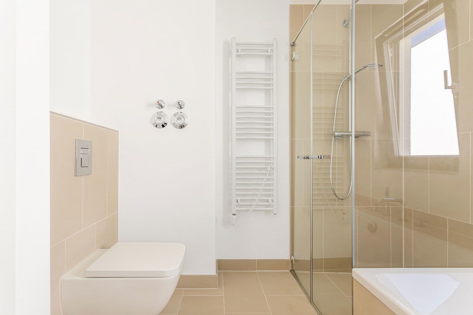 Predaj bytu 3-izbový 72 m², Hohenstaufenstraße 9, Berlin, Berlín Predaj bytu 3-izbový 72 m², Hohenstaufenstraße 9, Berlin, Berlín