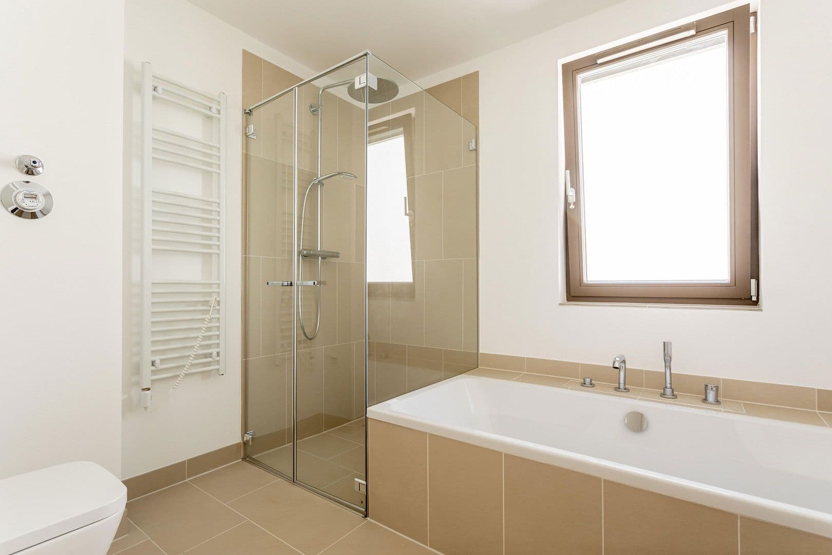 Predaj bytu 3-izbový 72 m², Hohenstaufenstraße 9, Berlin, Berlín Predaj bytu 3-izbový 72 m², Hohenstaufenstraße 9, Berlin, Berlín