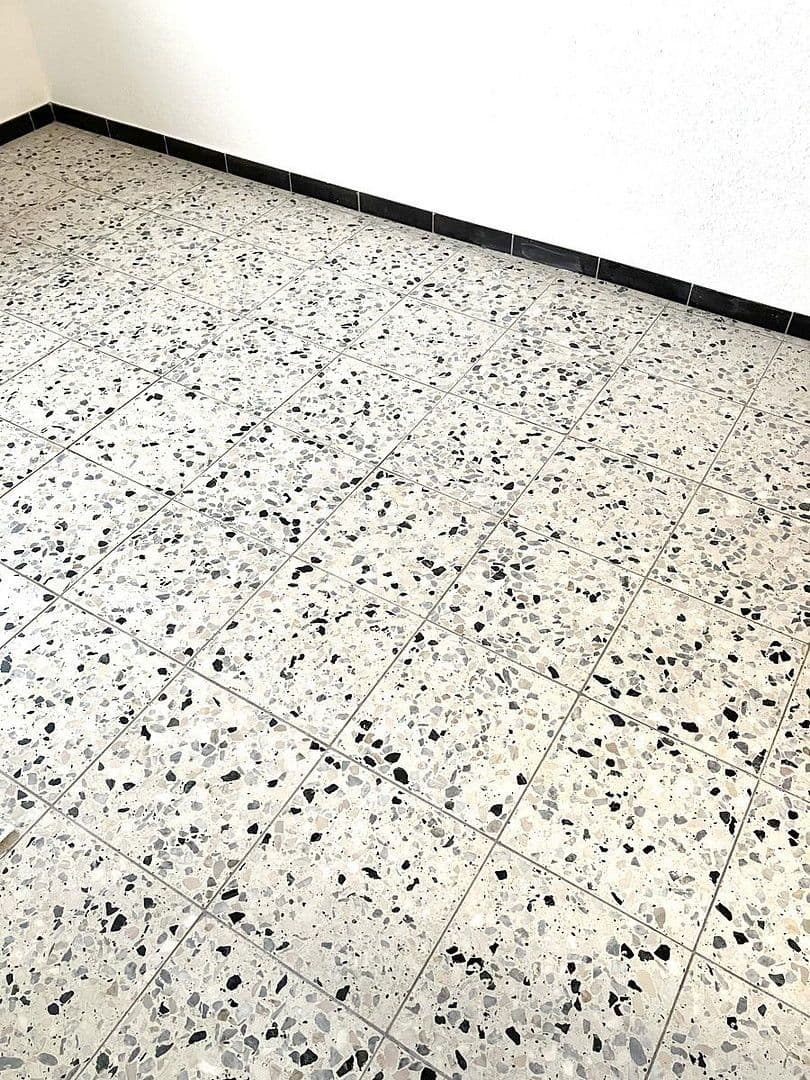 Prenájom bytu 3-izbový 83 m², Bornheim, Severné Porýnie - Westfálsko Prenájom bytu 3-izbový 83 m², Bornheim, Severné Porýnie - Westfálsko