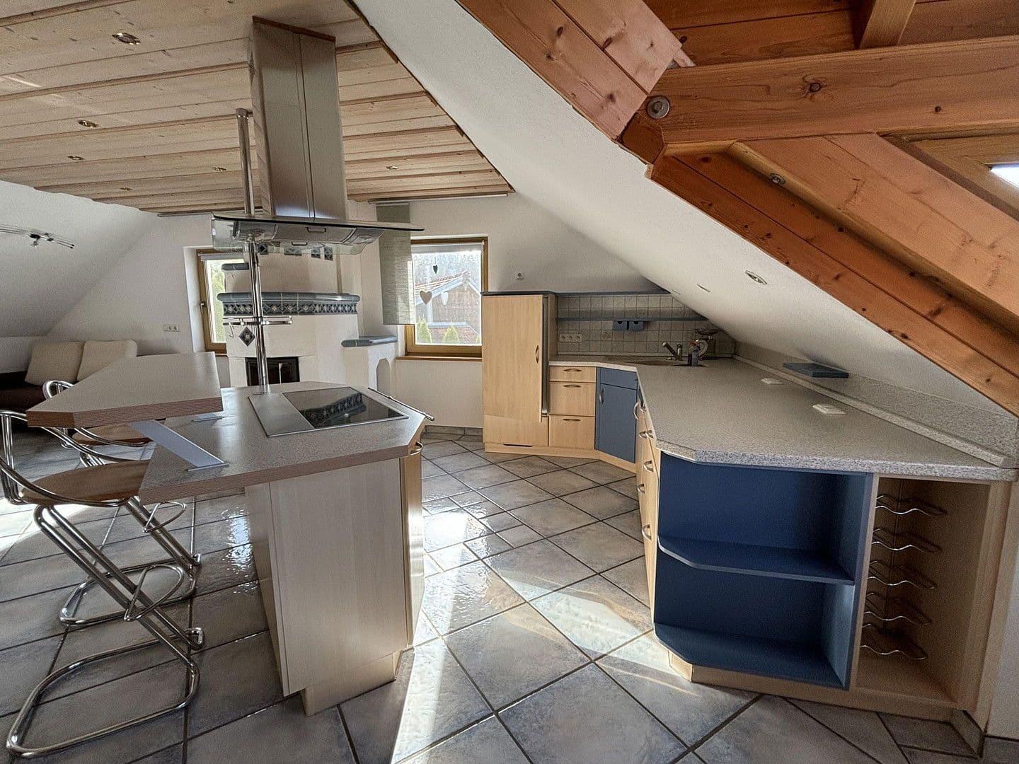 Prenájom bytu 3-izbový 120 m², Sulzdorf an der Lederhecke, Bavorsko Prenájom bytu 3-izbový 120 m², Sulzdorf an der Lederhecke, Bavorsko