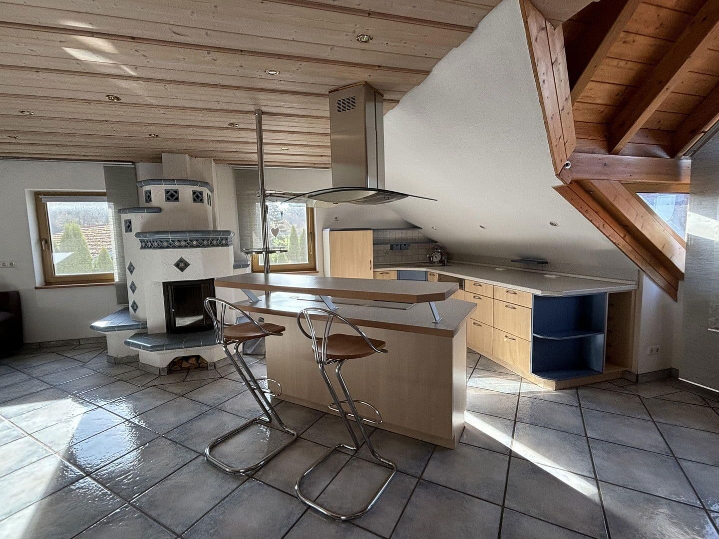 Prenájom bytu 3-izbový 120 m², Sulzdorf an der Lederhecke, Bavorsko Prenájom bytu 3-izbový 120 m², Sulzdorf an der Lederhecke, Bavorsko