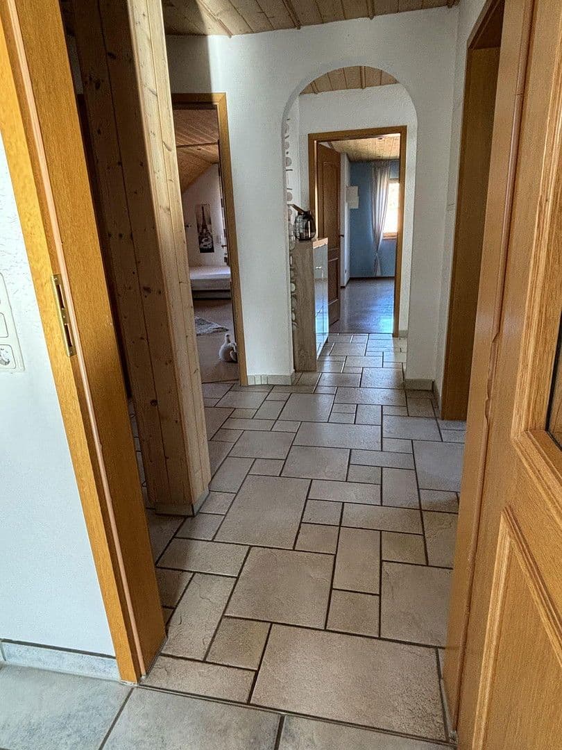 Prenájom bytu 3-izbový 120 m², Sulzdorf an der Lederhecke, Bavorsko Prenájom bytu 3-izbový 120 m², Sulzdorf an der Lederhecke, Bavorsko